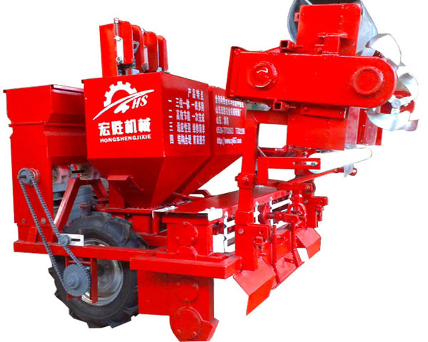 實用型土豆種植機